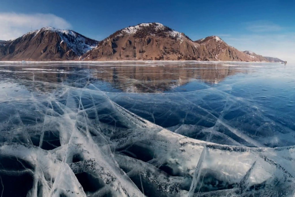 Ice Diving no Lago Baikal, na Rússia