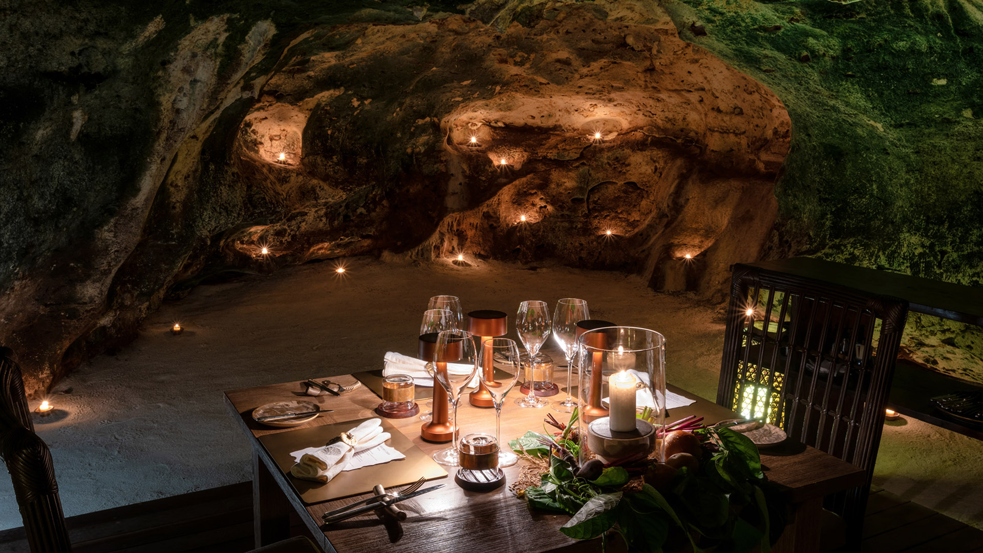 Mesa no Restaurante The Cave, em Bali